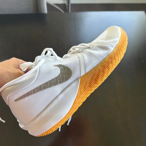 Nike Zoom White Athletic Shoes with Mesh Upper NWOT - Picture 5 of 7